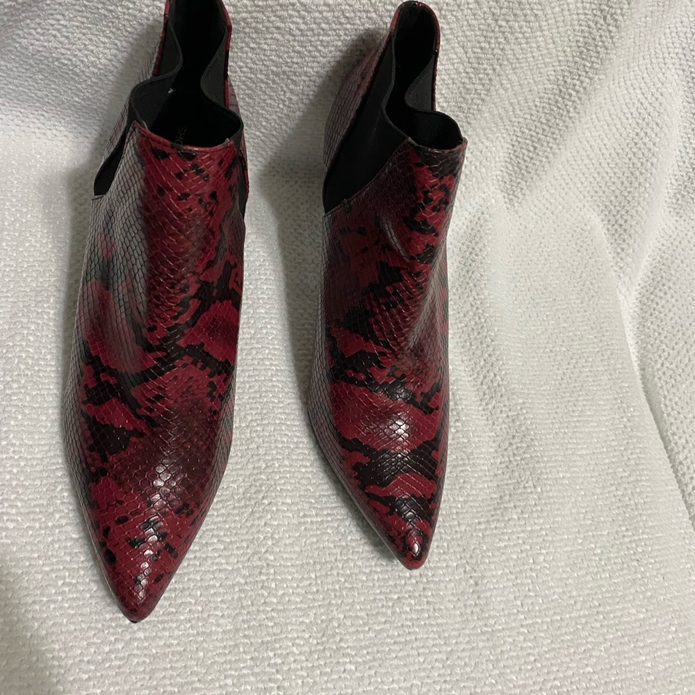 Shoe republica la Black and red snake skin look hotties with narrow heel